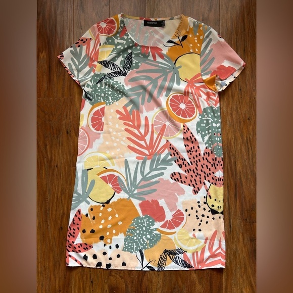 MINKPINK Dresses & Skirts - Short Sleeve Tropical Print Knee Length Dress Coastal
Summer